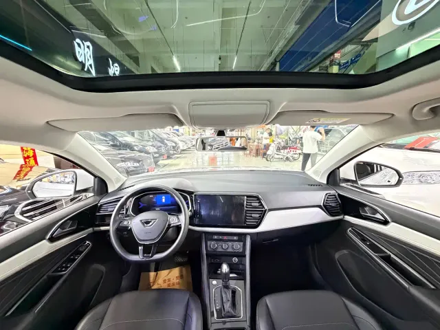 Jetta VS7 — Фото автомобиля 11