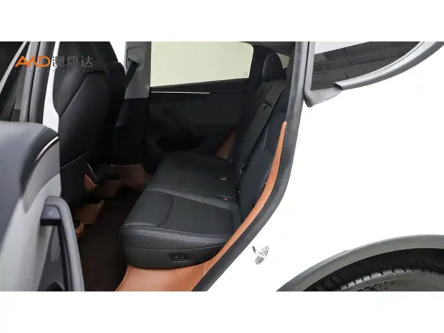 Tesla Model Y — Фото автомобиля 7