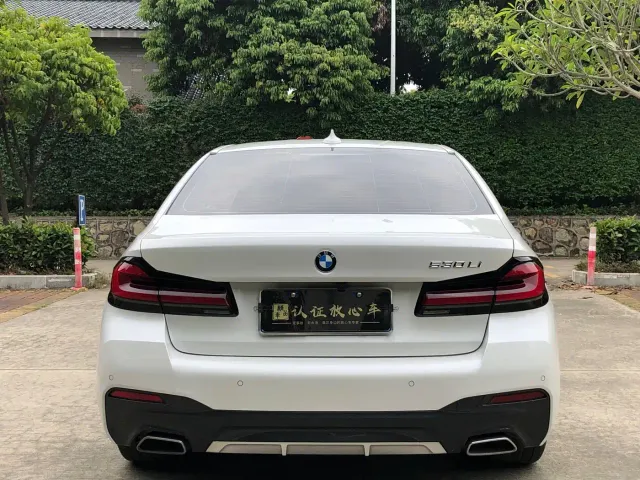 BMW 5 Series — Фото автомобиля 5