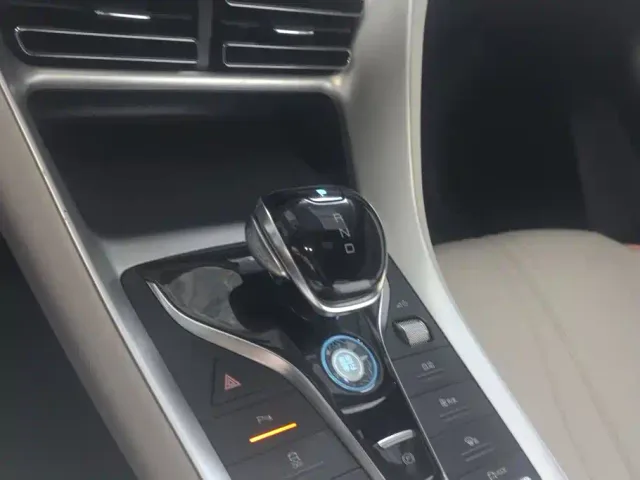 BYD Song Pro — Фото автомобиля 16