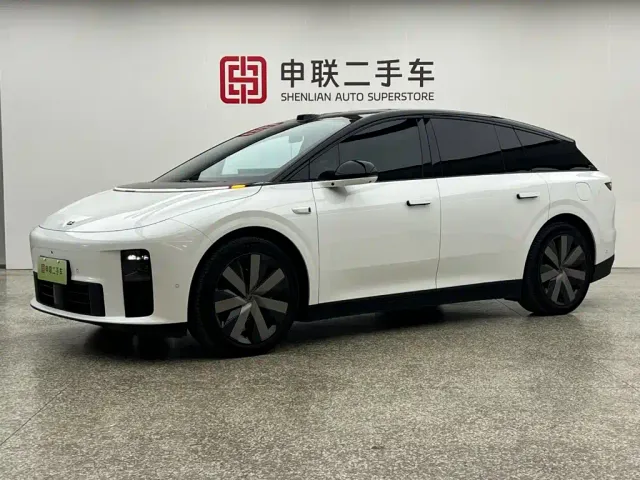 Фотография автомобиля — Li Auto i6