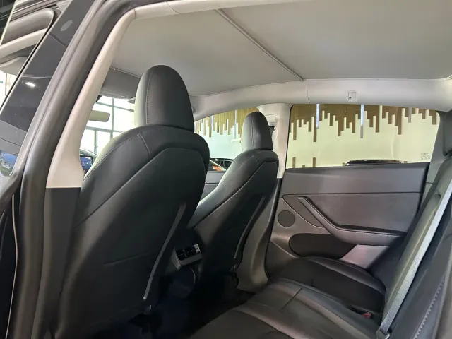 Tesla Model Y — Фото автомобиля 17