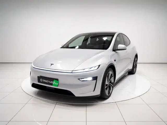 Фотография автомобиля — Tesla Model Y
