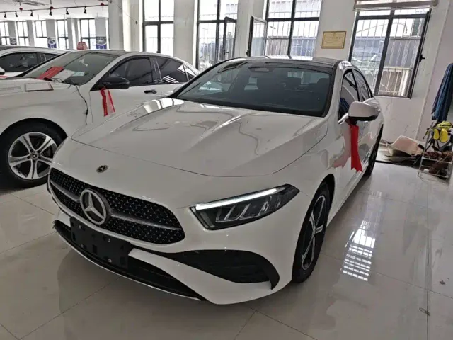 Фотография автомобиля — Mercedes-Benz A-Class