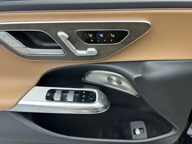 Mercedes-Benz E-Class — Фото автомобиля 11