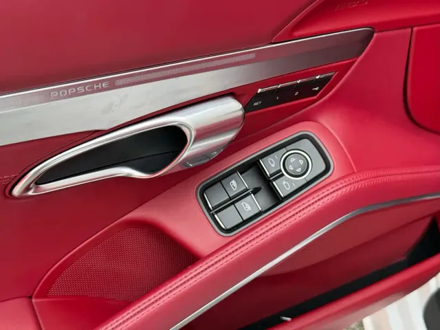 Porsche 718 — Фото автомобиля 15