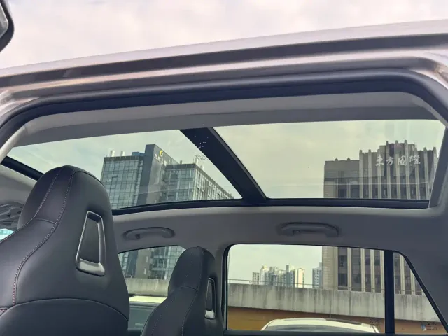 Roewe RX5 — Фото автомобиля 12