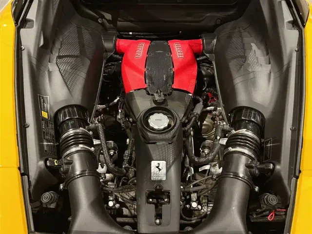 Ferrari F8 — Фото автомобиля 12