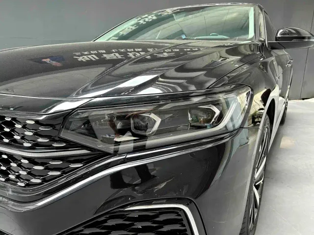Volkswagen Passat — Фото автомобиля 5
