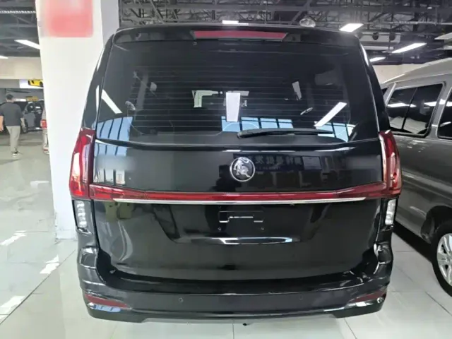 Forthing Fengxing M7 — Фото автомобиля 5