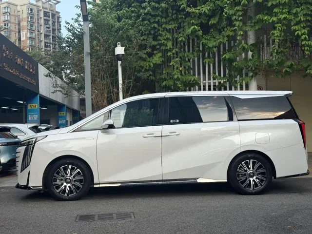 GAC Trumpchi E9 — Фото автомобиля 4