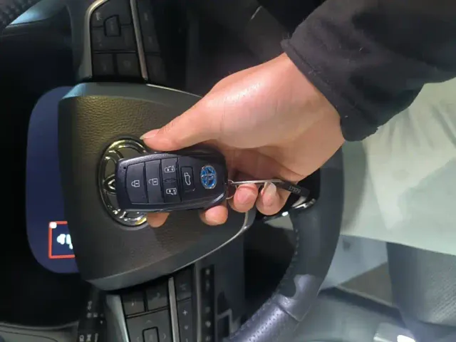 Toyota Sienna — Фото автомобиля 8