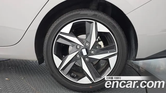 Hyundai AVANTE Avante (CN7) — Фото автомобиля 17