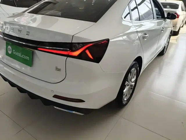 Roewe i5 — Фото автомобиля 7