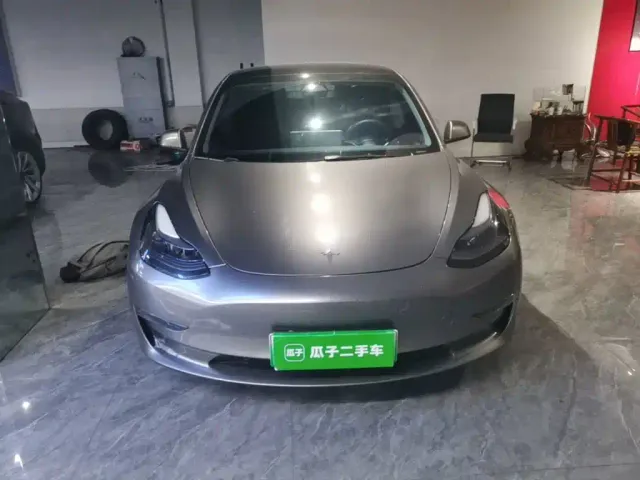 Tesla Model 3 — Фото автомобиля 2