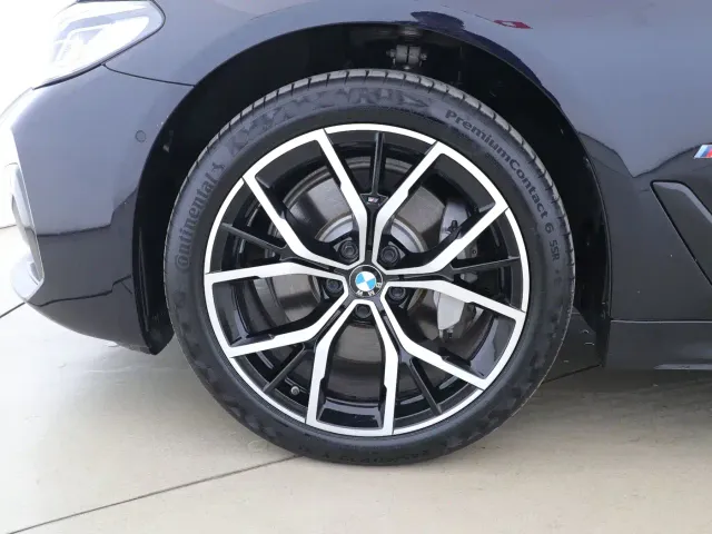 BMW 5 Series — Фото автомобиля 19
