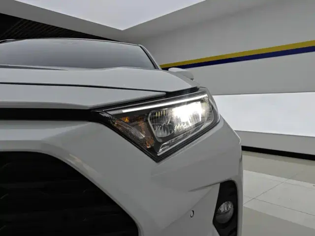 Toyota RAV4 — Фото автомобиля 5
