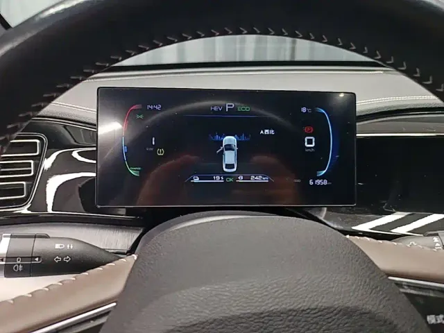 BYD Qin PLUS — Фото автомобиля 11