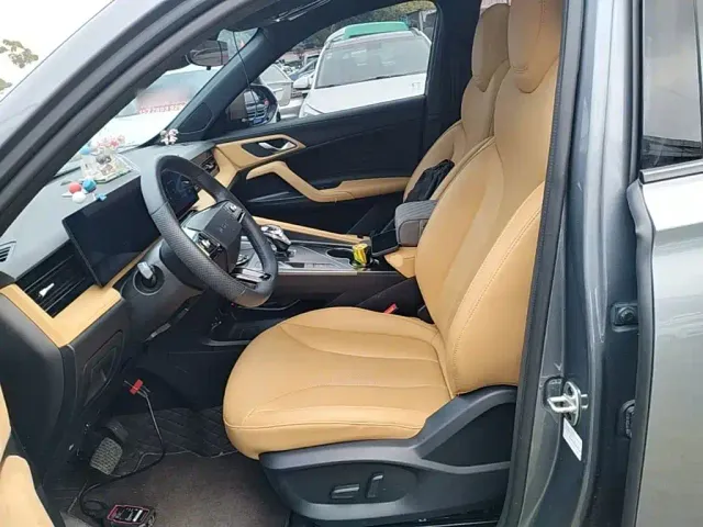 Roewe RX5 — Фото автомобиля 14