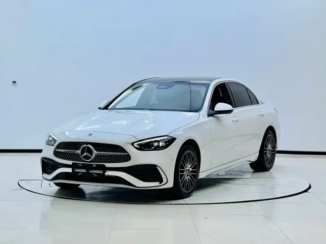 Фотография автомобиля — Mercedes-Benz C-Class