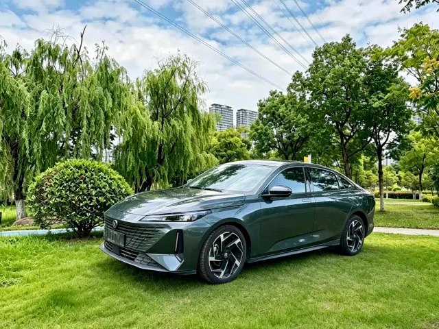 Фотография автомобиля — Changan Lamore