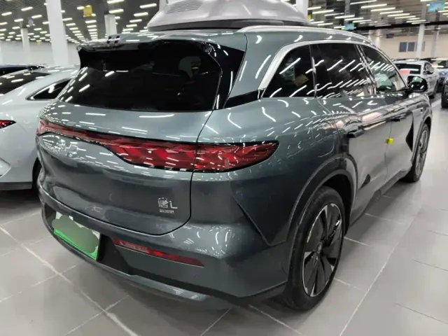 BYD Tang L — Фото автомобиля 3