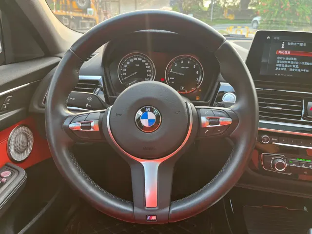 BMW 1 Series — Фото автомобиля 15
