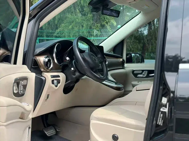 Mercedes-Benz V-Class — Фото автомобиля 4