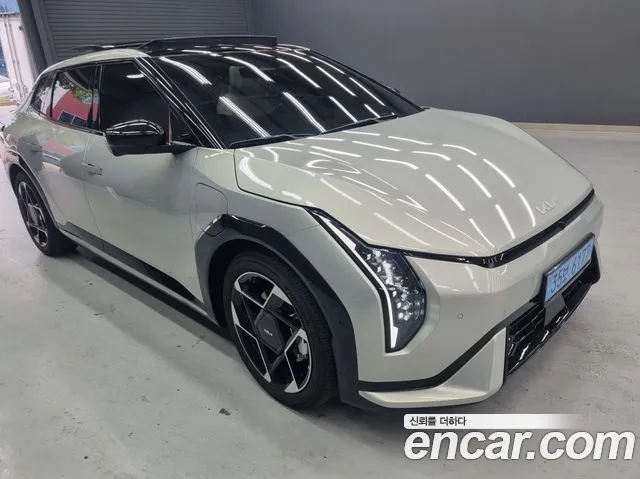 Kia EV4 — Фото автомобиля 2