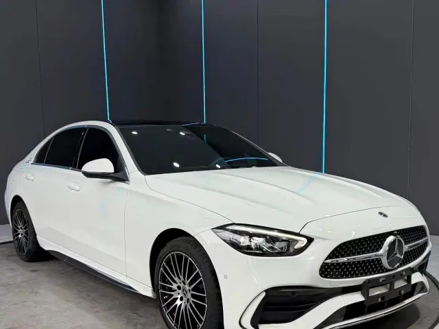 Mercedes-Benz C-Class — Фото автомобиля 3