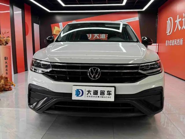 Volkswagen Tiguan L — Фото автомобиля 2
