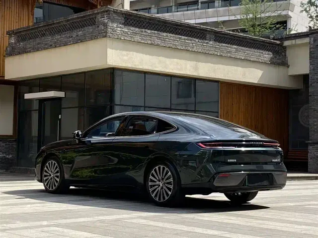 Geely Galaxy Xingyao 8 — Фото автомобиля 4