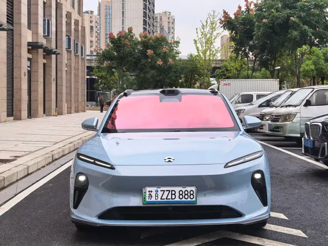 Nio ET5 Touring — Фото автомобиля 2