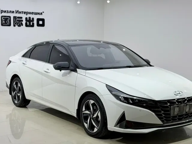 Hyundai Elantra — Фото автомобиля 3