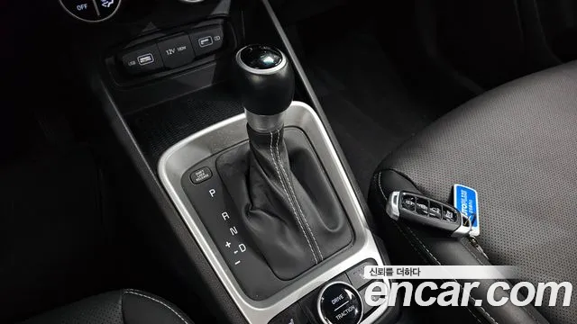 Hyundai Venue — Фото автомобиля 12
