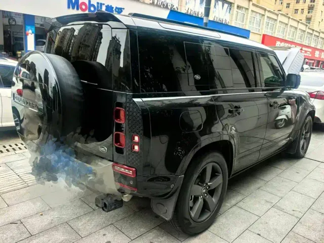Land Rover Defender — Фото автомобиля 5