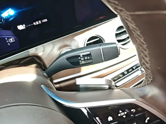 Mercedes-Benz E-Class — Фото автомобиля 13