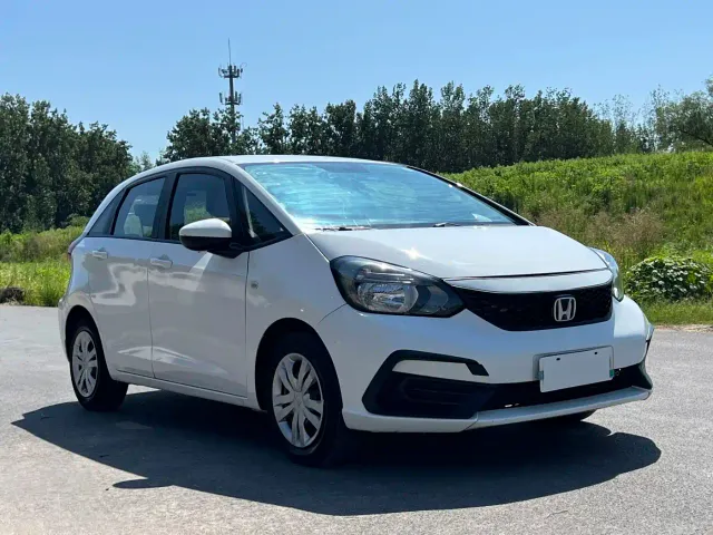 Honda Fit — Фото автомобиля 3