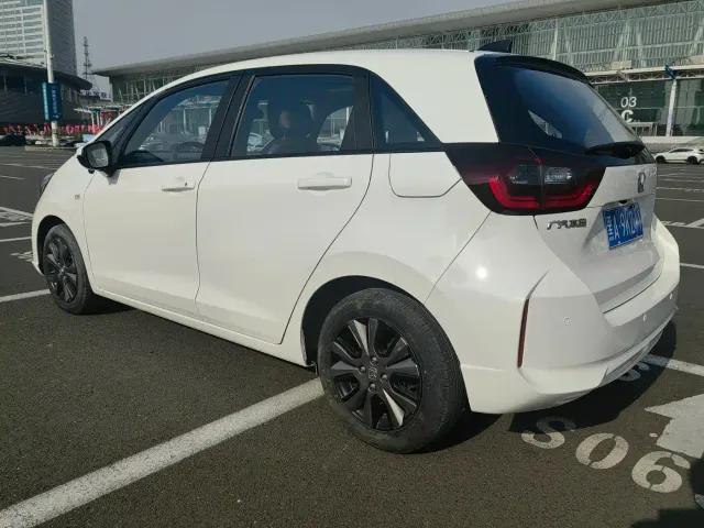 Honda Fit — Фото автомобиля 6