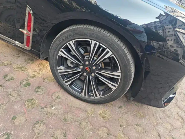 Hongqi H9 — Фото автомобиля 6