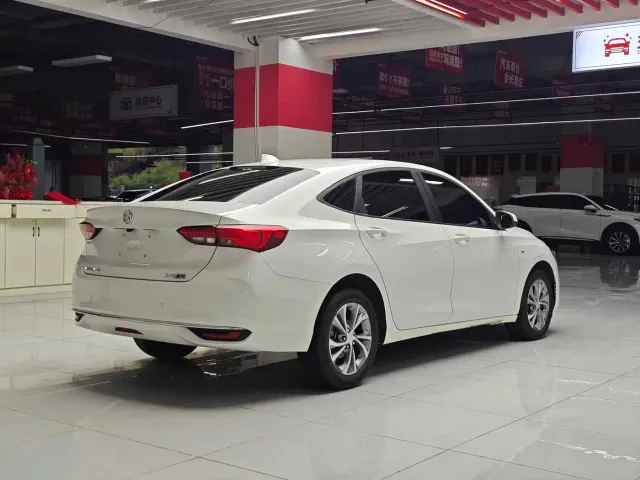 Buick Verano — Фото автомобиля 10