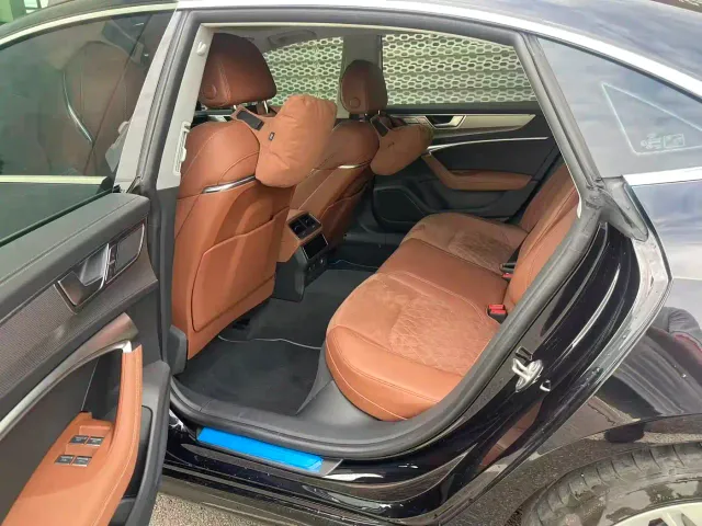 Audi A7L — Фото автомобиля 7