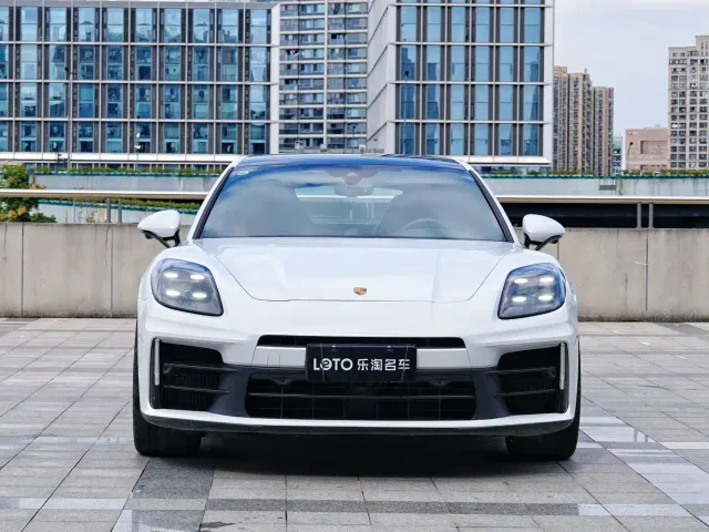 Porsche Panamera — Фото автомобиля 2