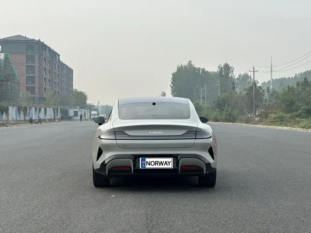 Xiaomi SU7 — Фото автомобиля 25