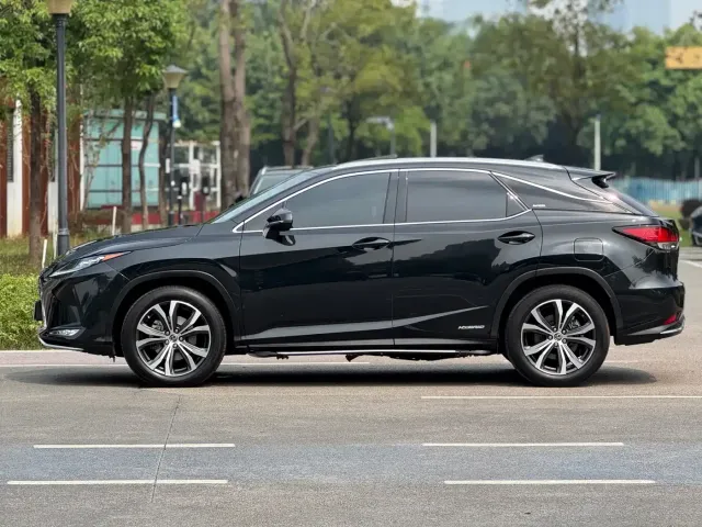 Lexus RX — Фото автомобиля 3
