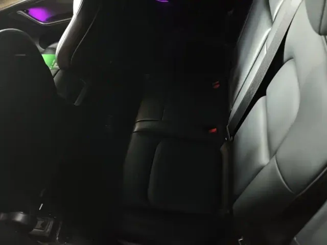 Tesla Model Y — Фото автомобиля 16