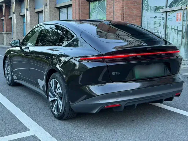 Nio ET5 — Фото автомобиля 4