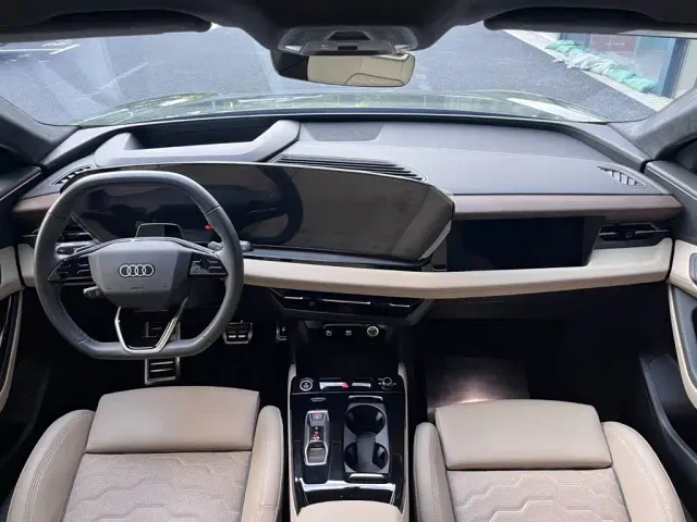 Audi Q6L e-tron — Фото автомобиля 6
