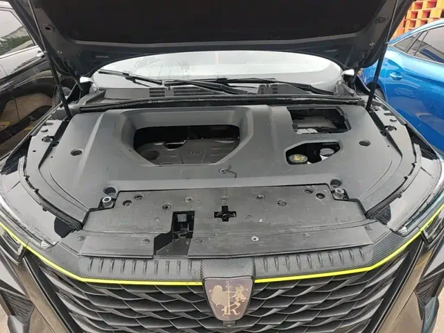 Roewe RX5 — Фото автомобиля 19