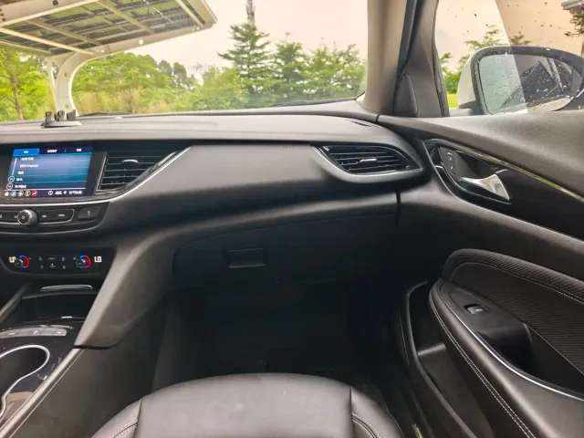 Buick Regal — Фото автомобиля 18